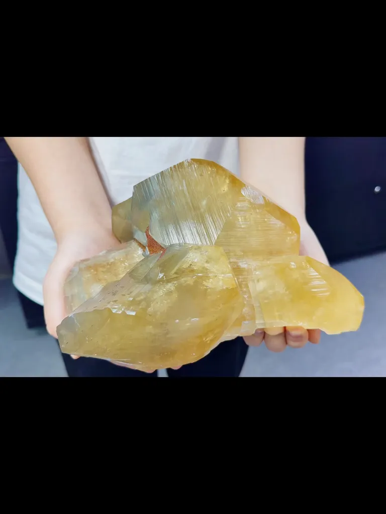 Natural Yellow Calcite comes from Fujian,China 270*200*100MM image