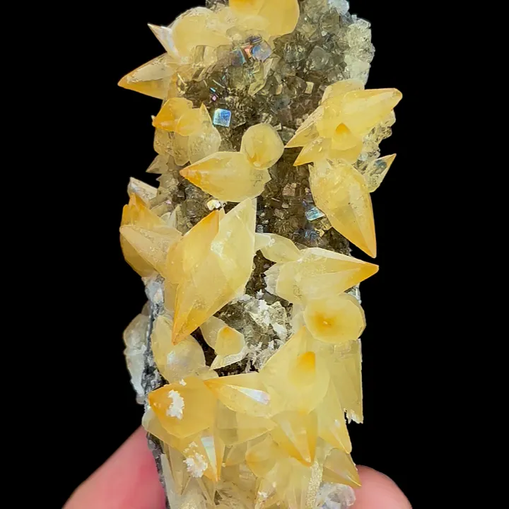 Natural Yellow Calcite, Mineral Specimen:Daye,Hubei (30*100*30MM) image