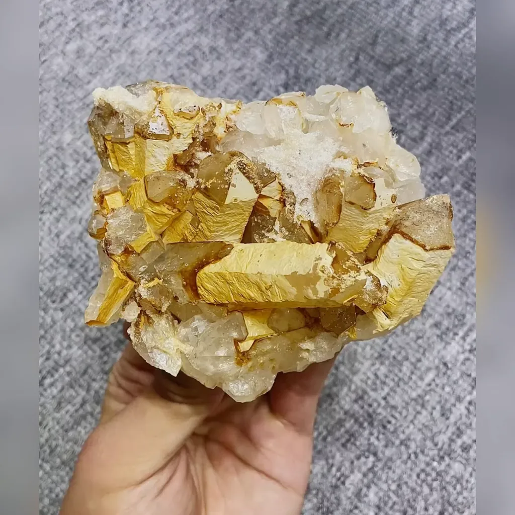 Natural Yellow Quartz comes from Jinlong,Guangdong  110*90*55MM image