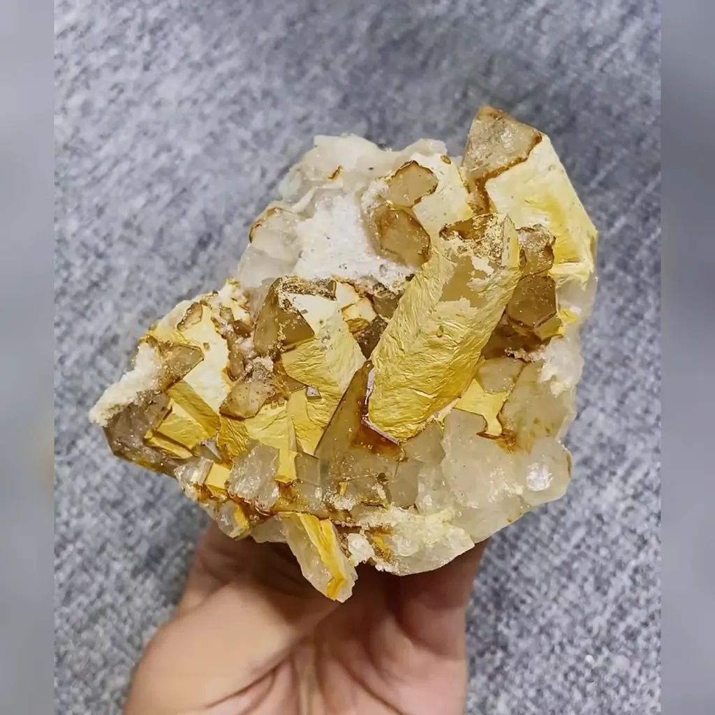 Natural Yellow Quartz comes from Jinlong,Guangdong  110*90*55MM - image 5
