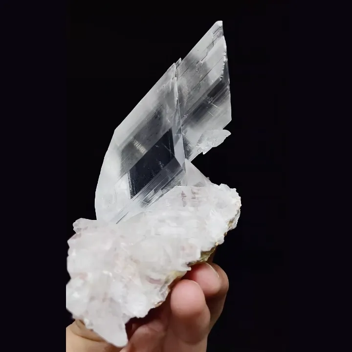 Naturally Transparent Gypsum comes from Guizhou,China 90*60*80MM image