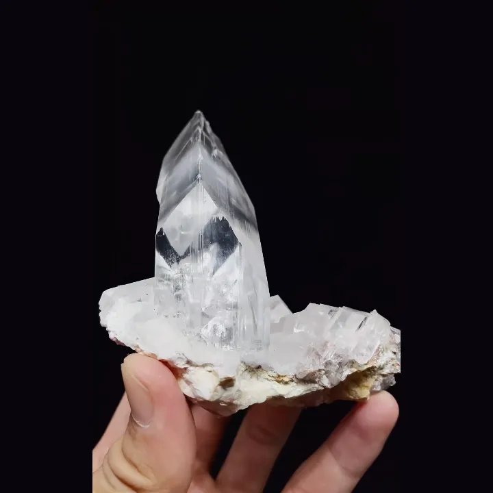 Naturally Transparent Gypsum comes from Guizhou,China 90*60*80MM - image 3