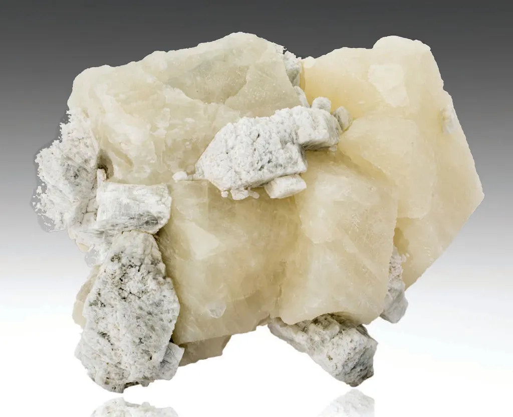 Nepheline - image 1