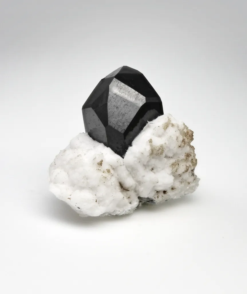 Neptunite - image 2