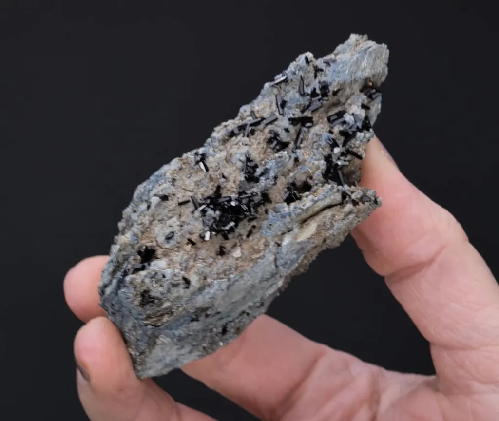 Neptunite - image 2
