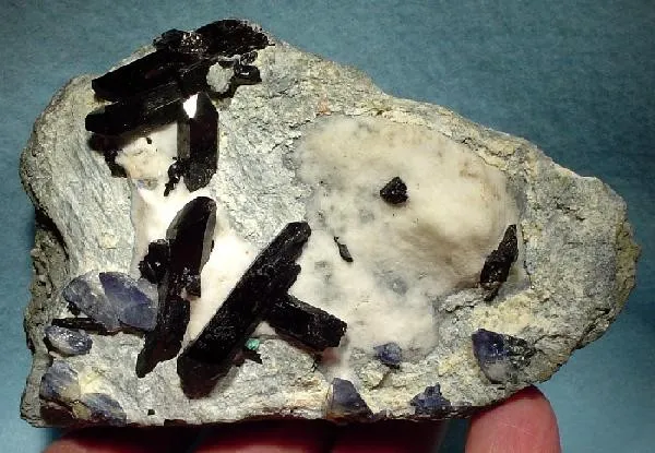 Neptunite, Benitoite image