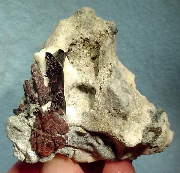 Neptunite, Natrolite image