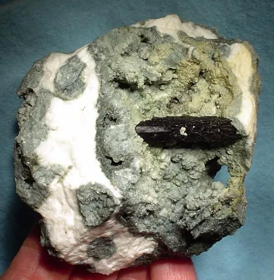 Neptunite, Natrolite - image 1