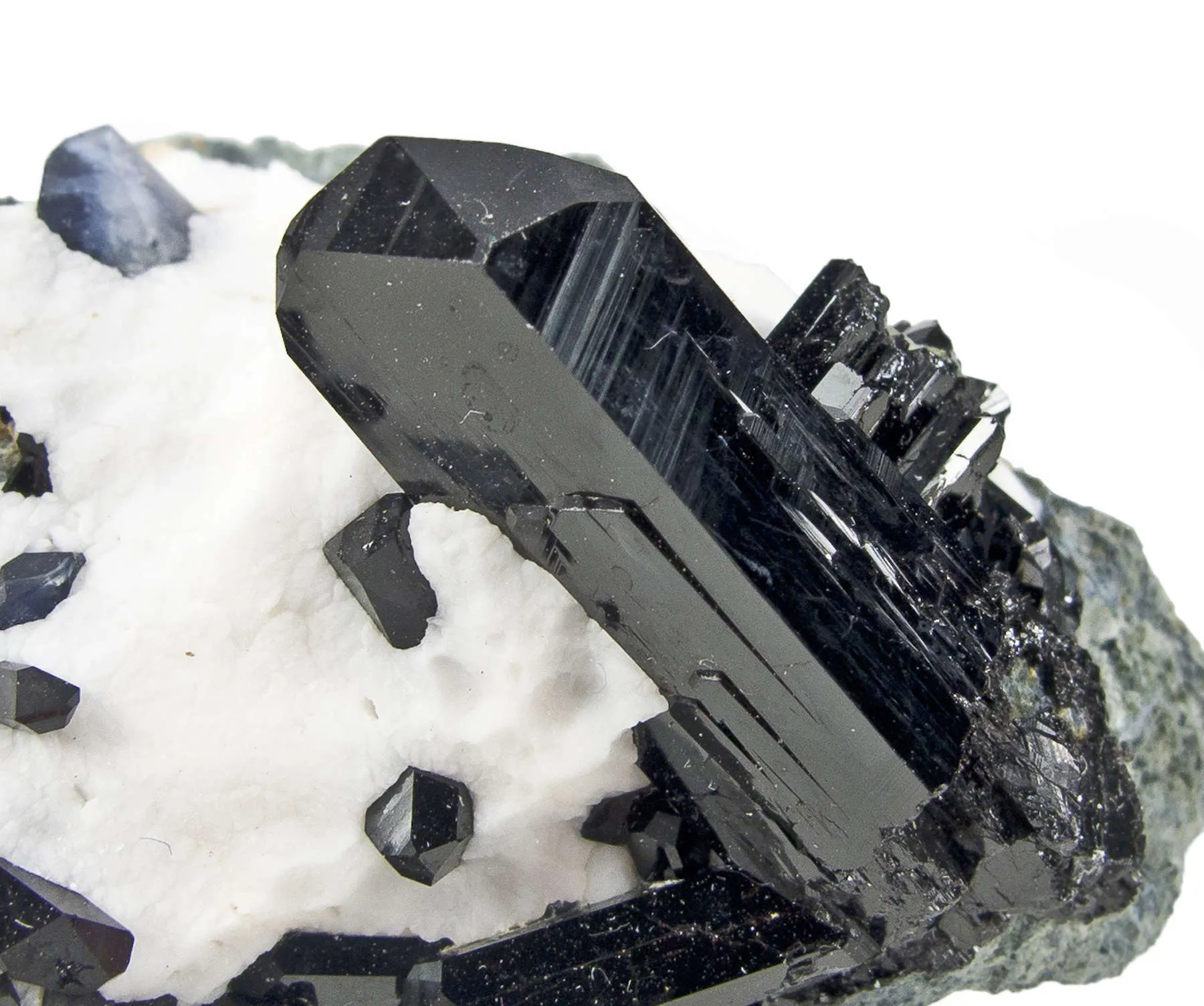 Neptunite on Natrolite - image 2