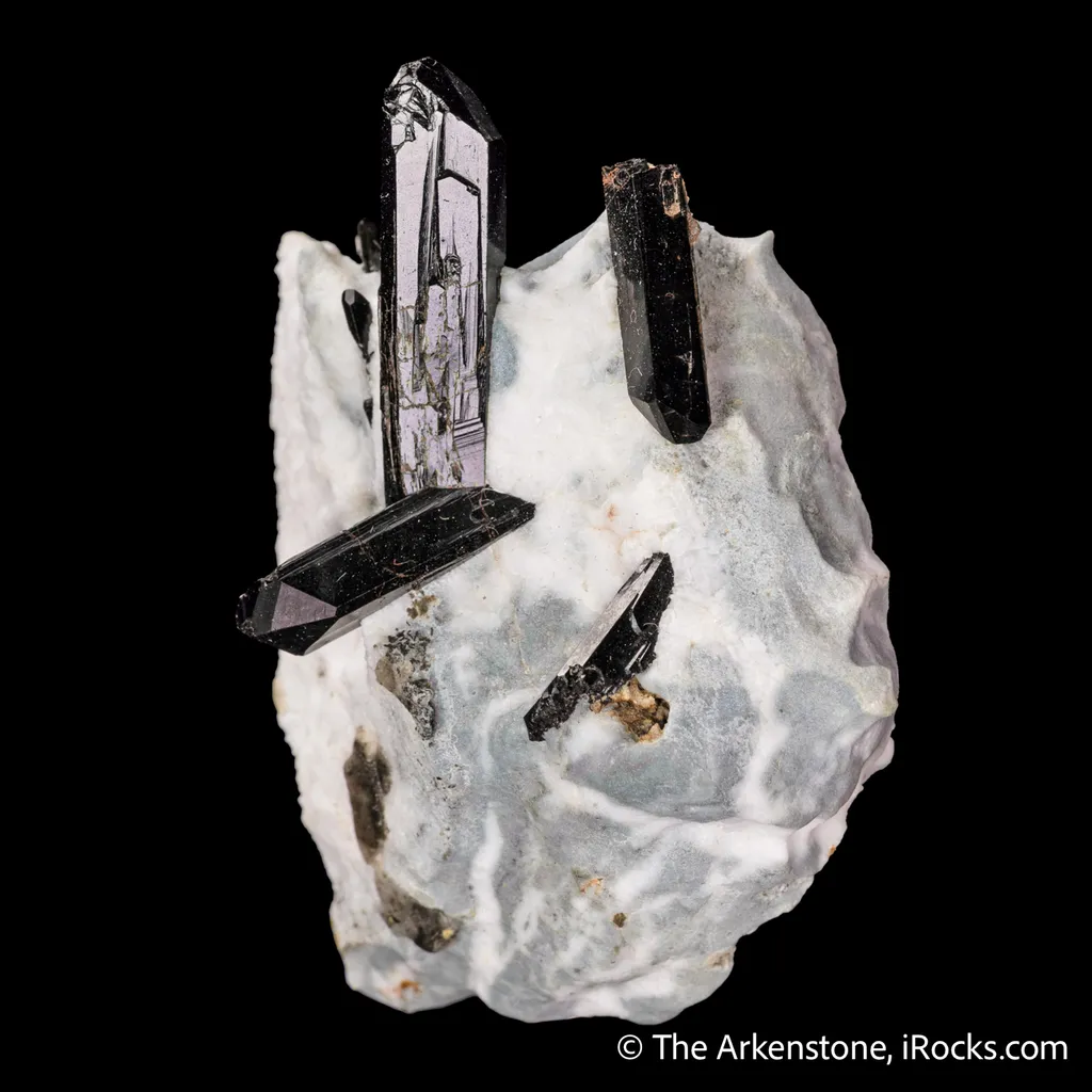 Neptunite on Natrolite - image 4