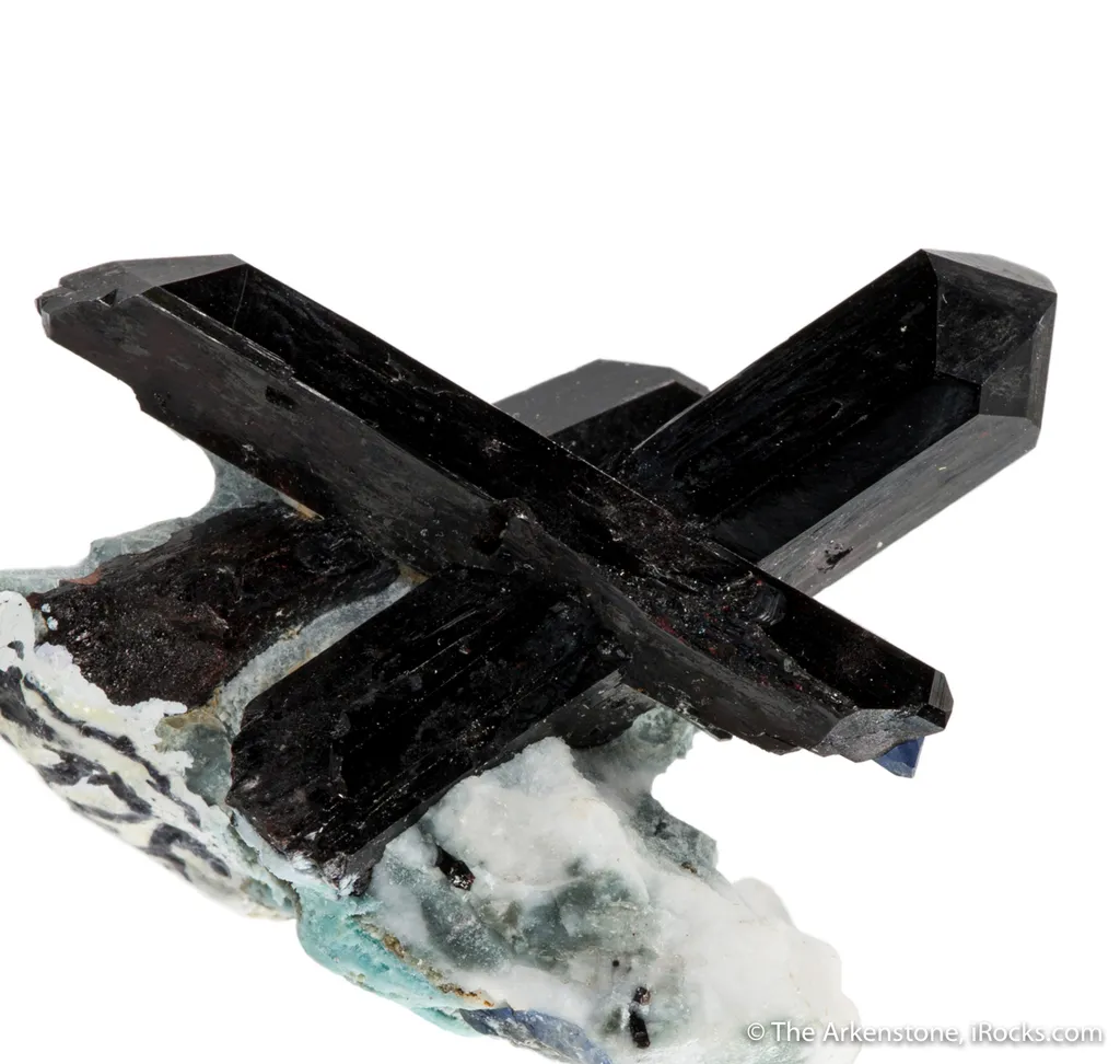 Neptunite on Natrolite with Benitoite - image 6