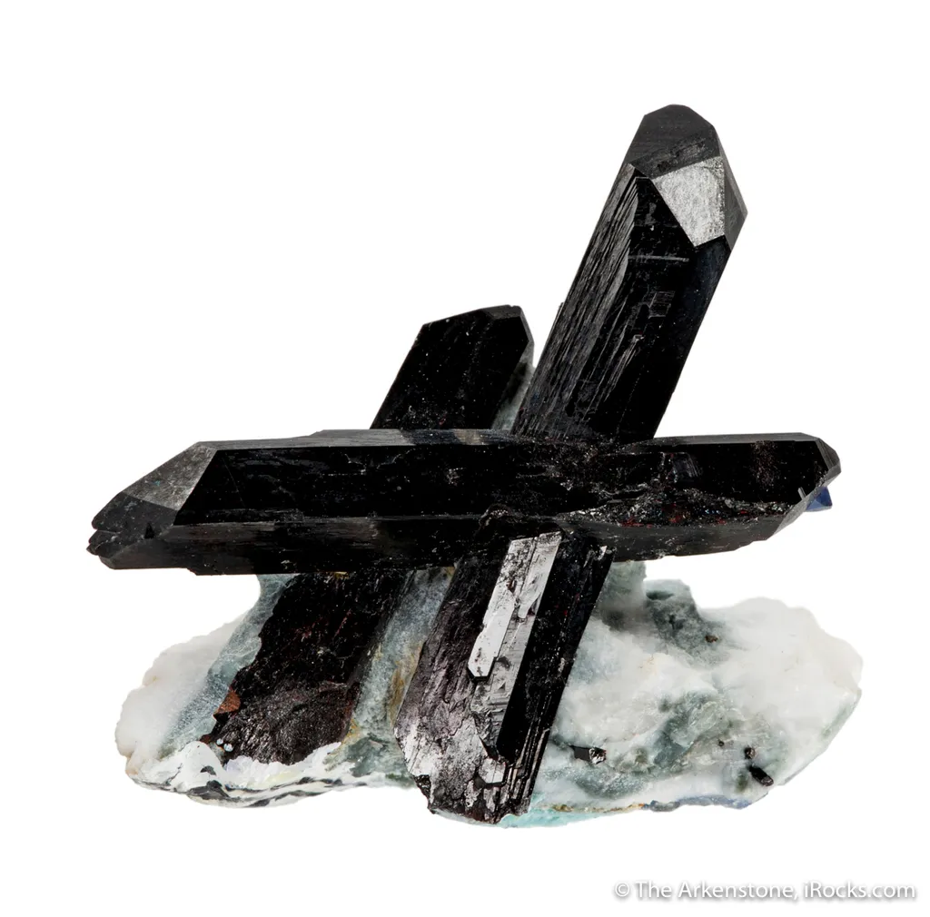 Neptunite on Natrolite with Benitoite - image 3