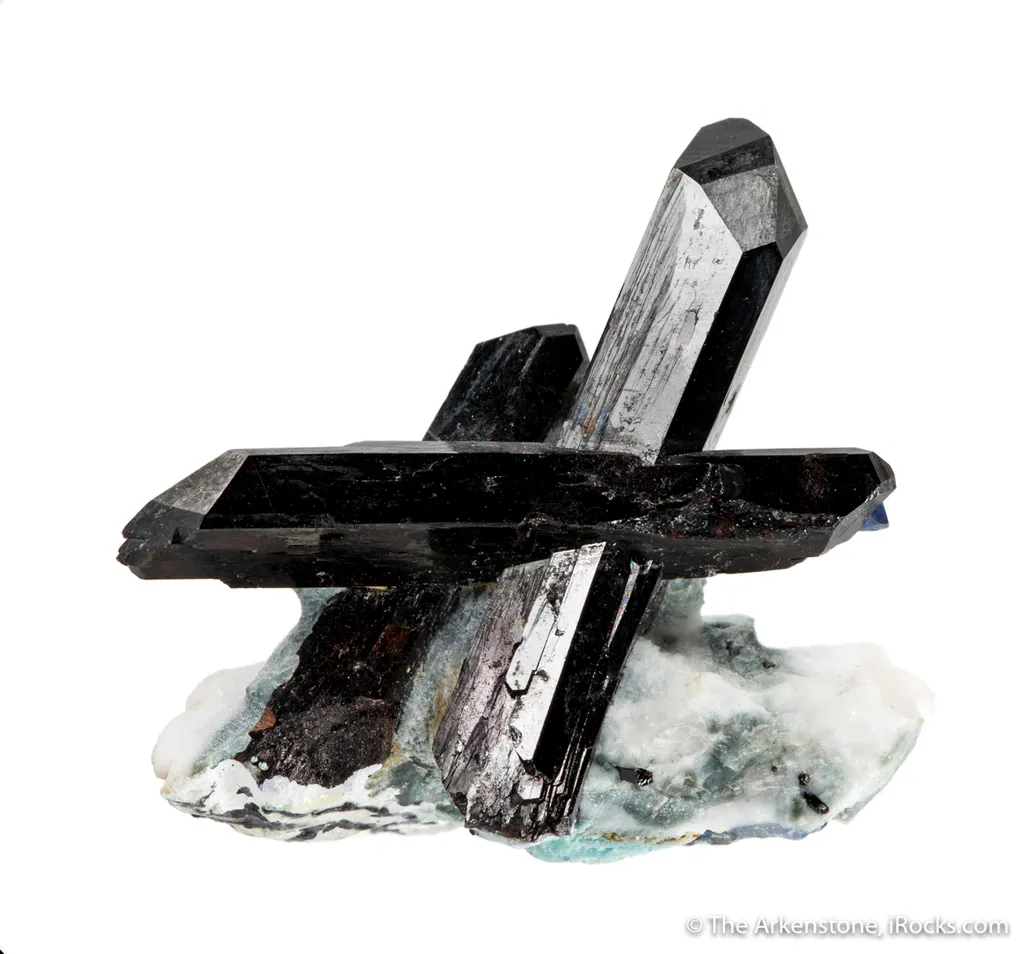 Neptunite on Natrolite with Benitoite - image 4