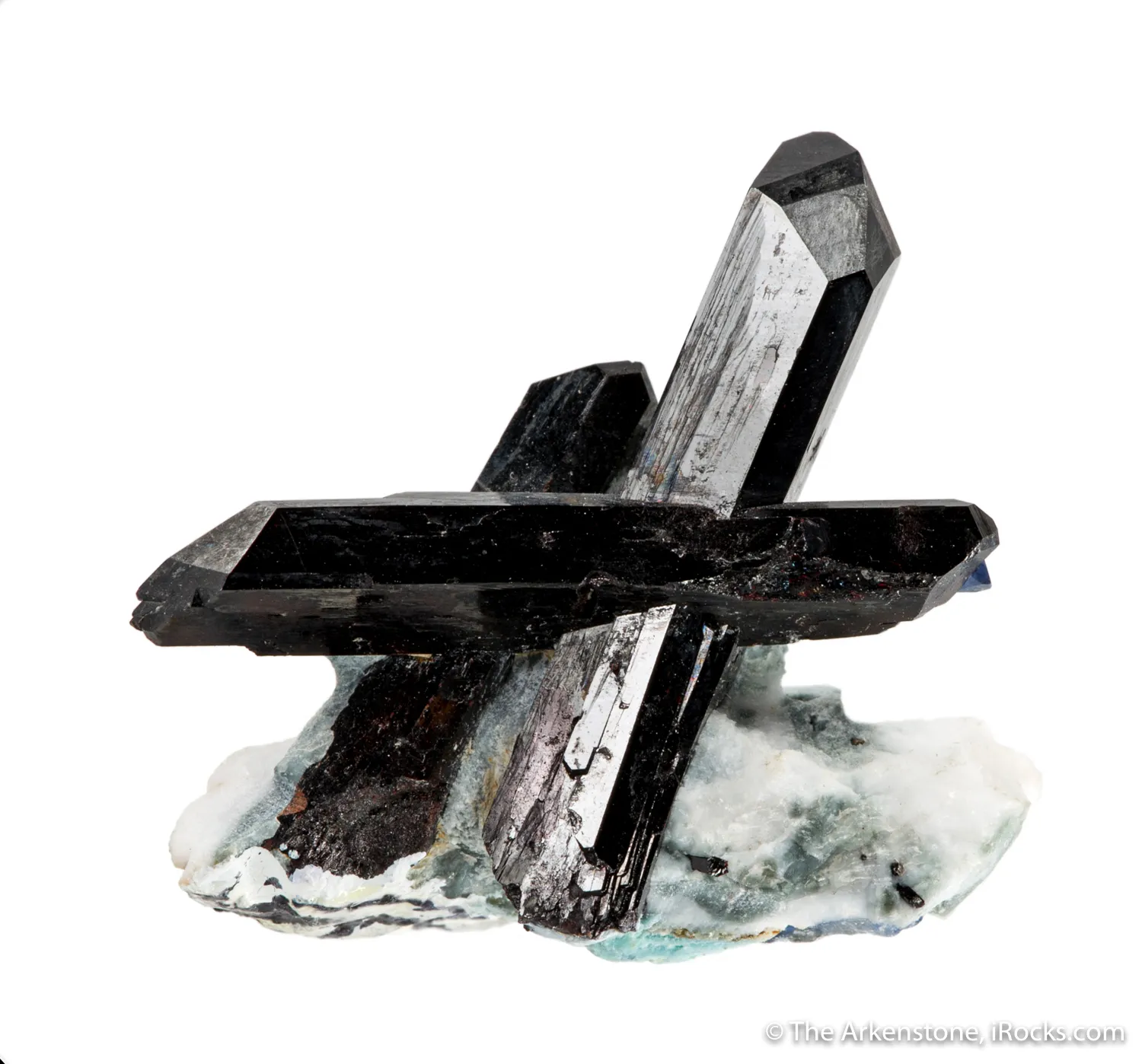 Neptunite on Natrolite with Benitoite - image 4