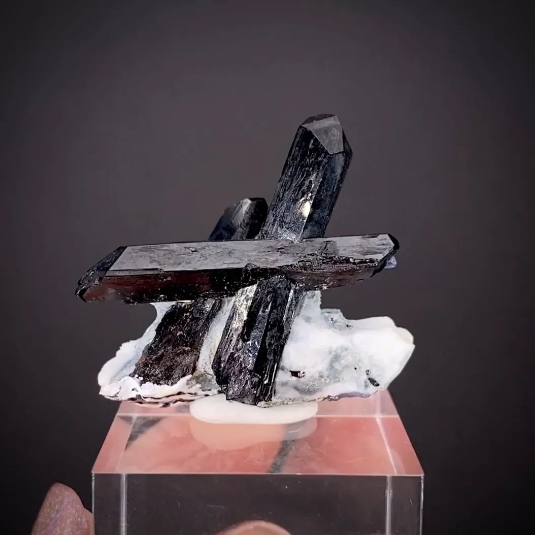 Neptunite on Natrolite with Benitoite - image 1