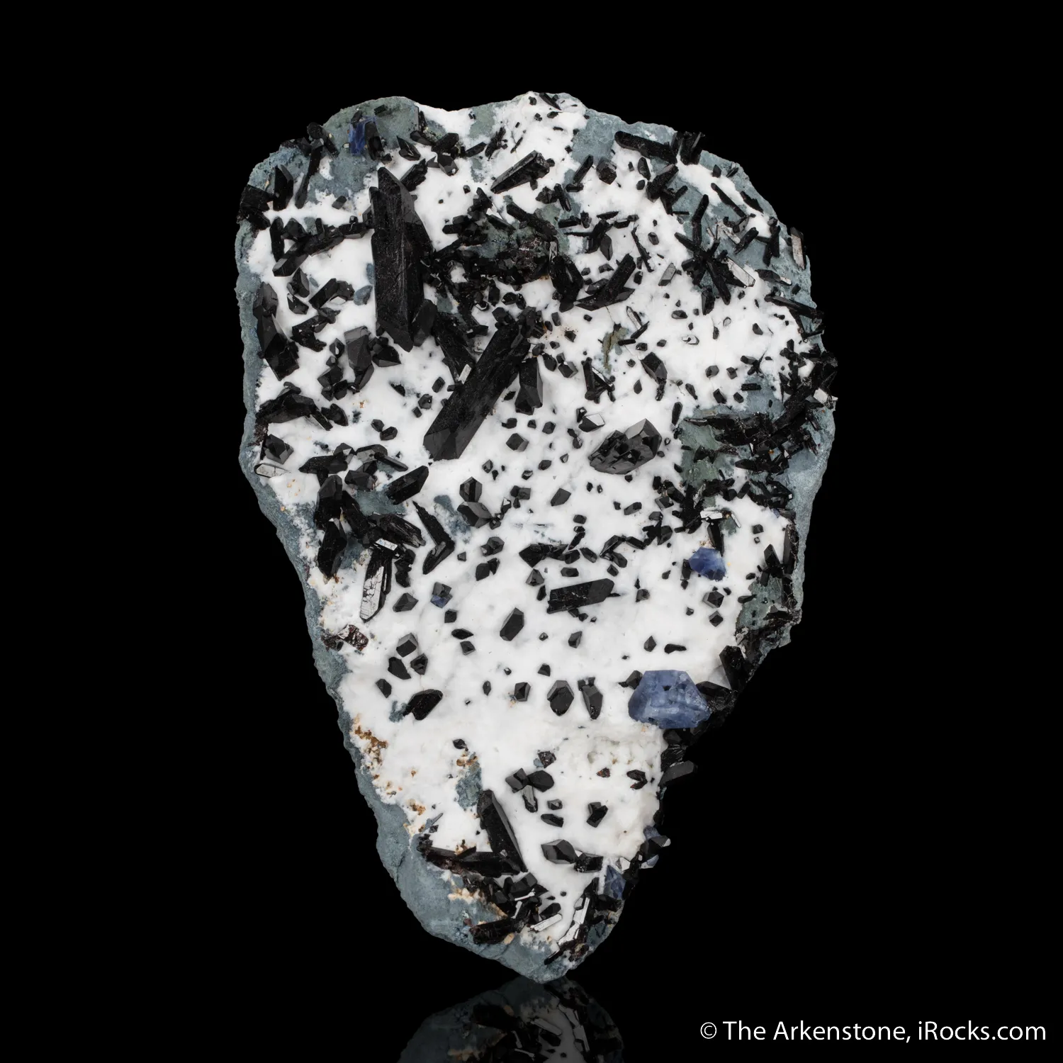 Neptunite with Benitoite on Natrolite - image 1