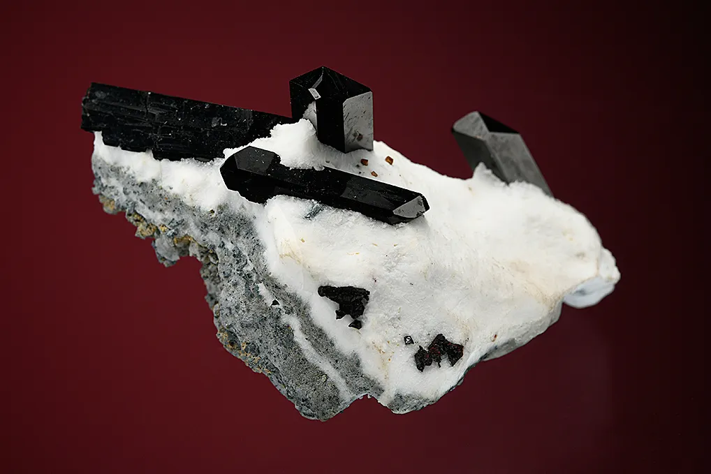 Neptunite with Joaquinite-(Ce) - image 3