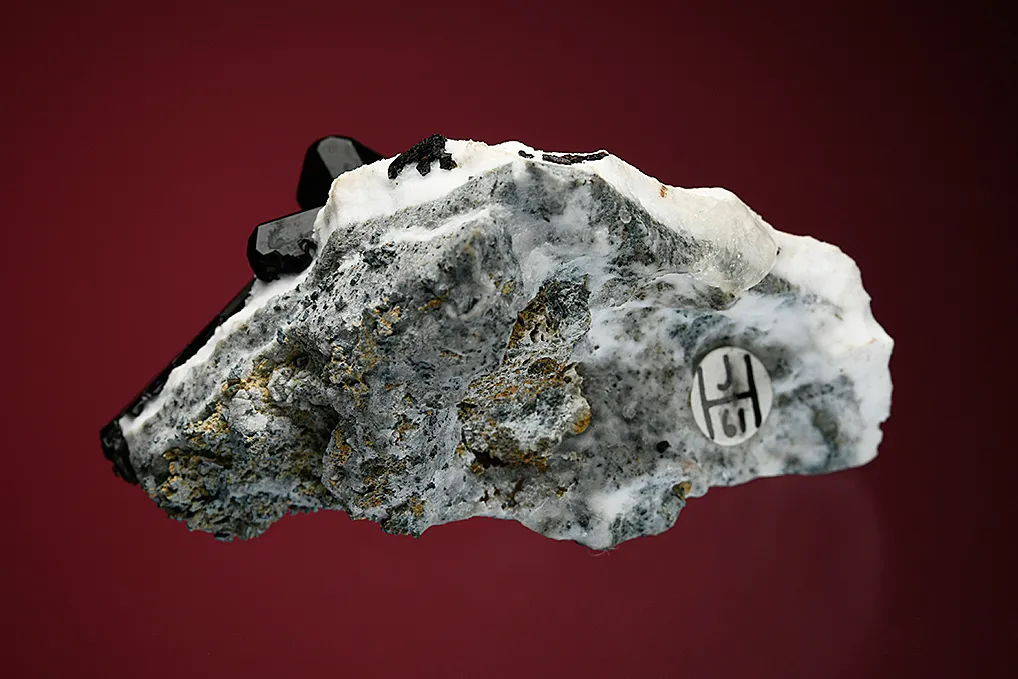 Neptunite with Joaquinite-(Ce) - image 2