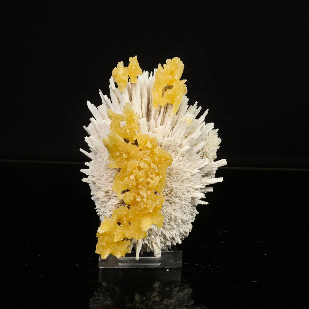 New Find Calcite Layer on Mordenite Natural Mineral Specimen image