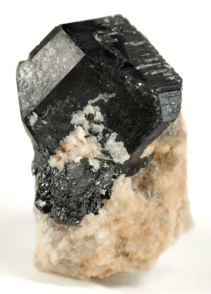 Niobium-Rich Rutile image