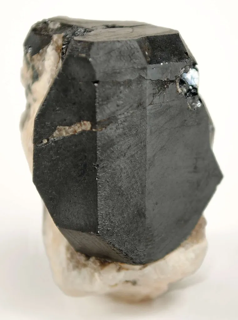 Niobium-Rich Rutile image