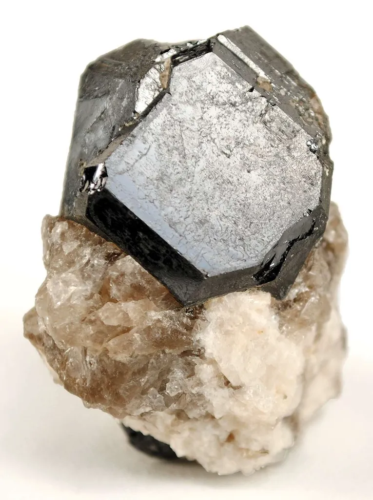 Niobium-Rich Rutile image
