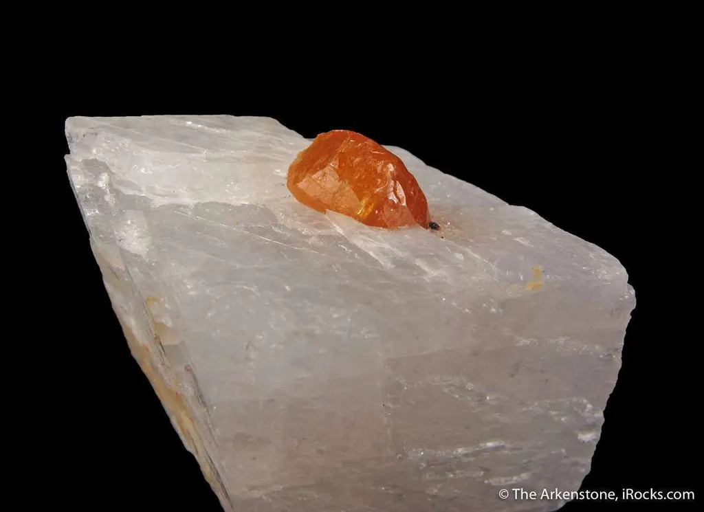 Norbergite (fluor.) in Calcite - image 5