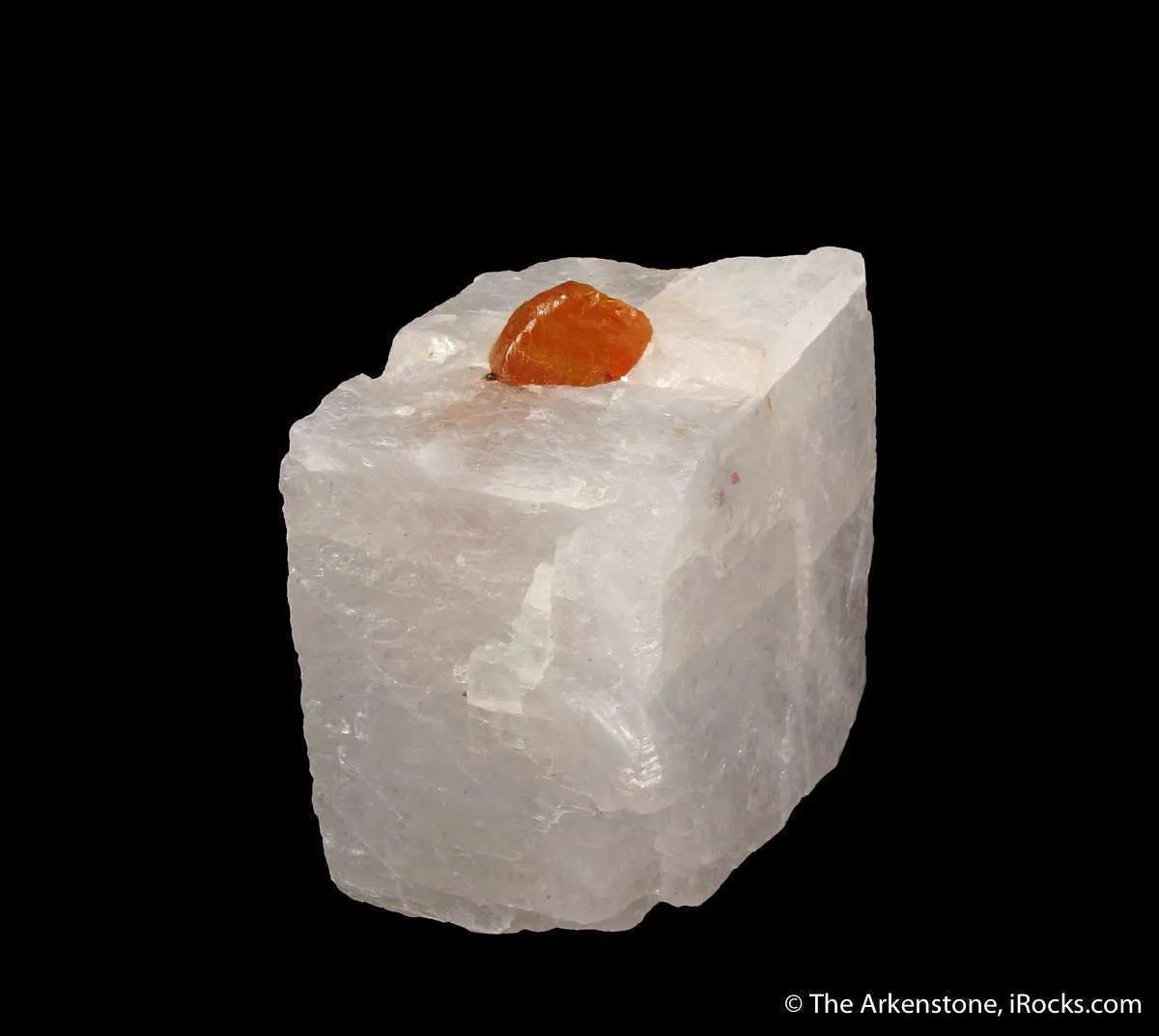 Norbergite (fluor.) in Calcite - image 2