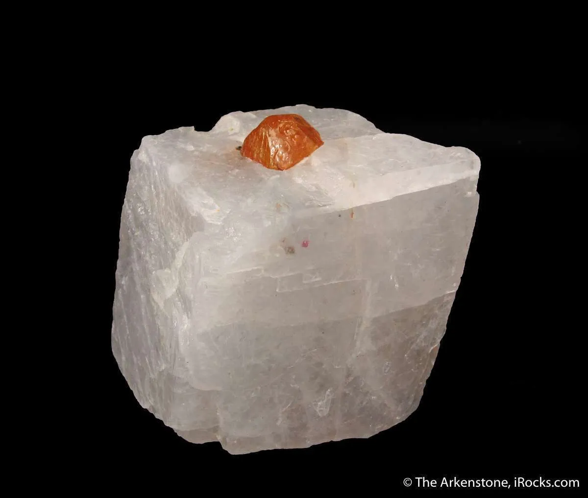 Norbergite (fluor.) in Calcite - image 3