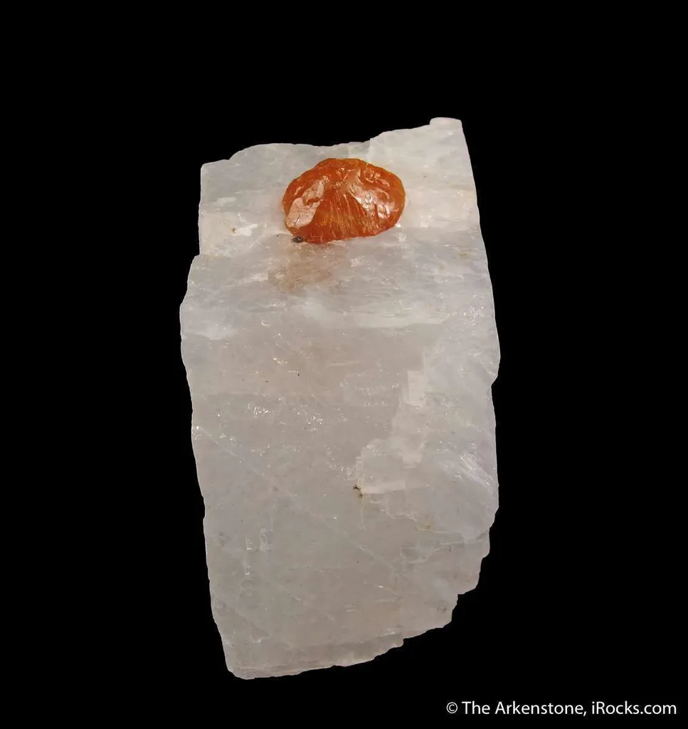 Norbergite (fluor.) in Calcite - image 4