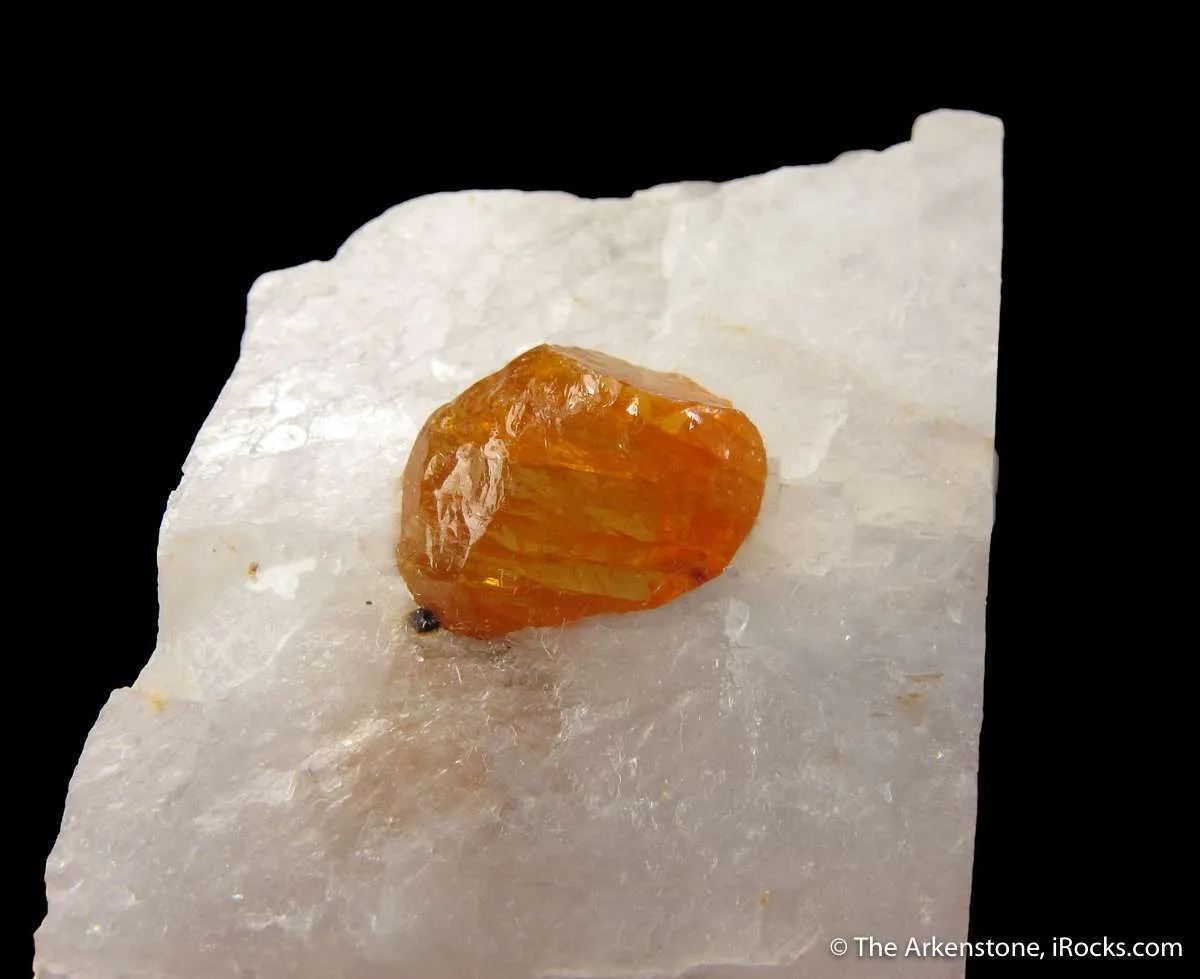 Norbergite (fluor.) in Calcite - image 1