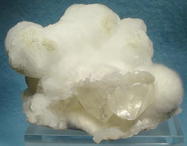 Okenite, Gyrolite, Calcite image