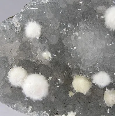 Okenite, Quartz - image 2