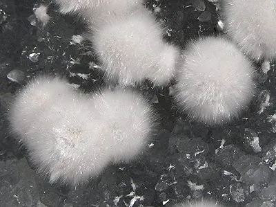 Okenite, Quartz - image 2