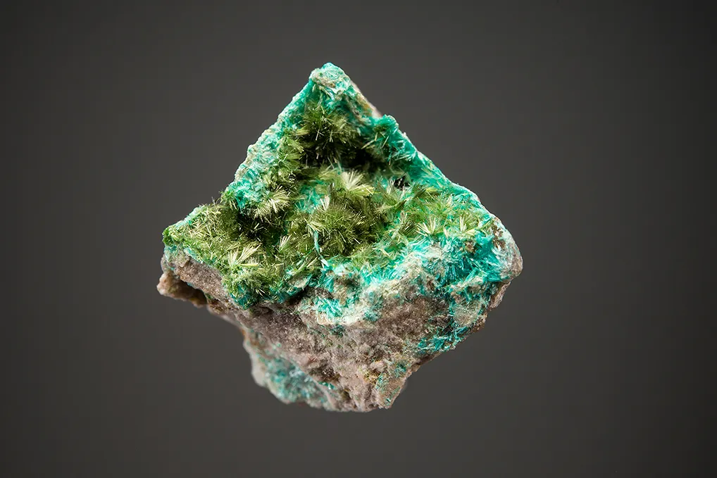 Olivenite on Ajoite image