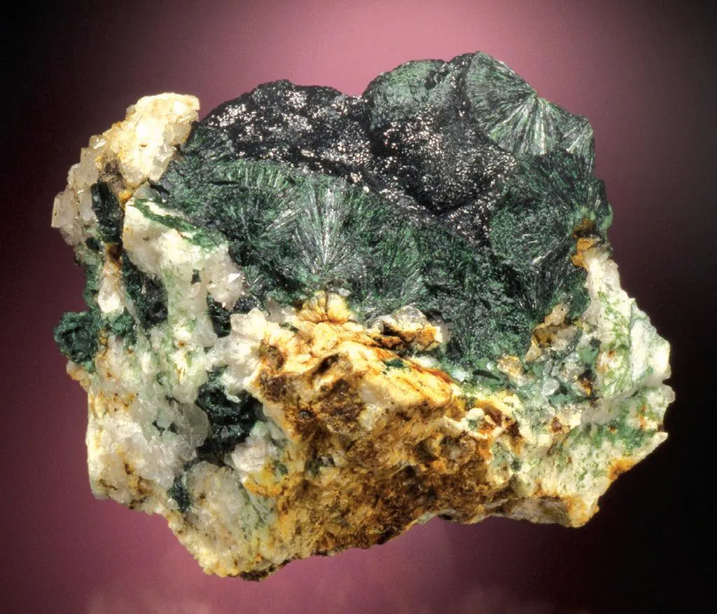 Olivenite, Quartz image