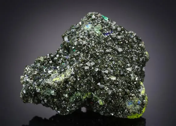 Olivenite with Azurite image