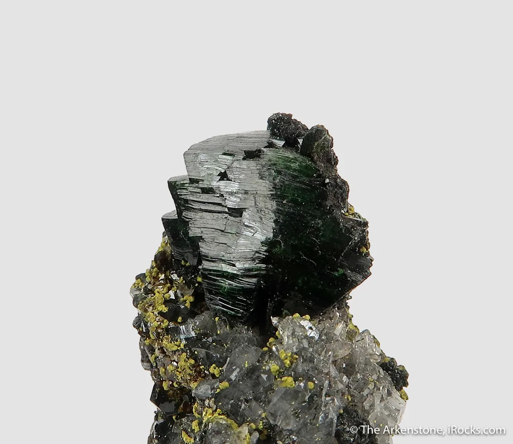 Olivenite with Beudantite, Quartz, and Lukrahnite (TL) image