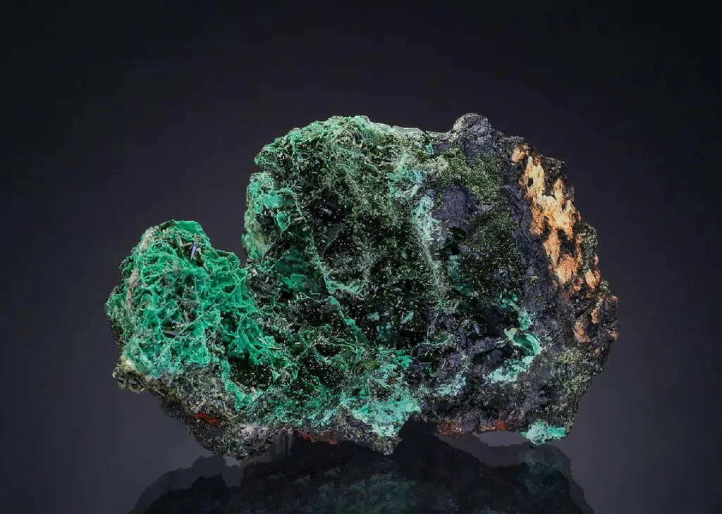 Olivenite with CORNWALLITE image