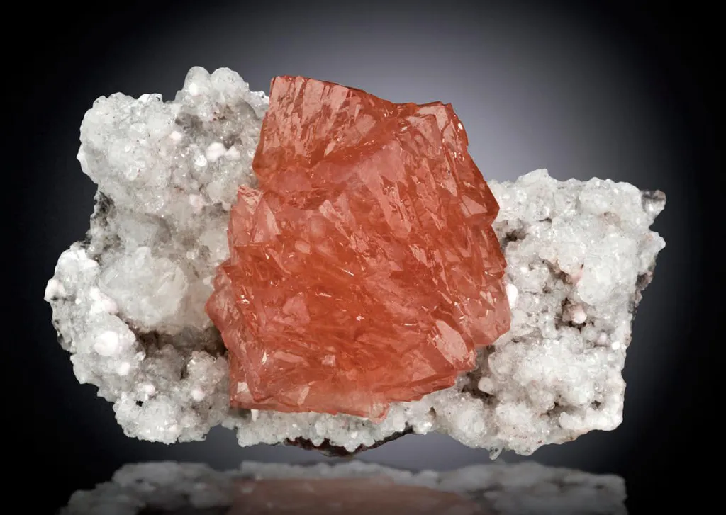 Olmiite, Calcite image