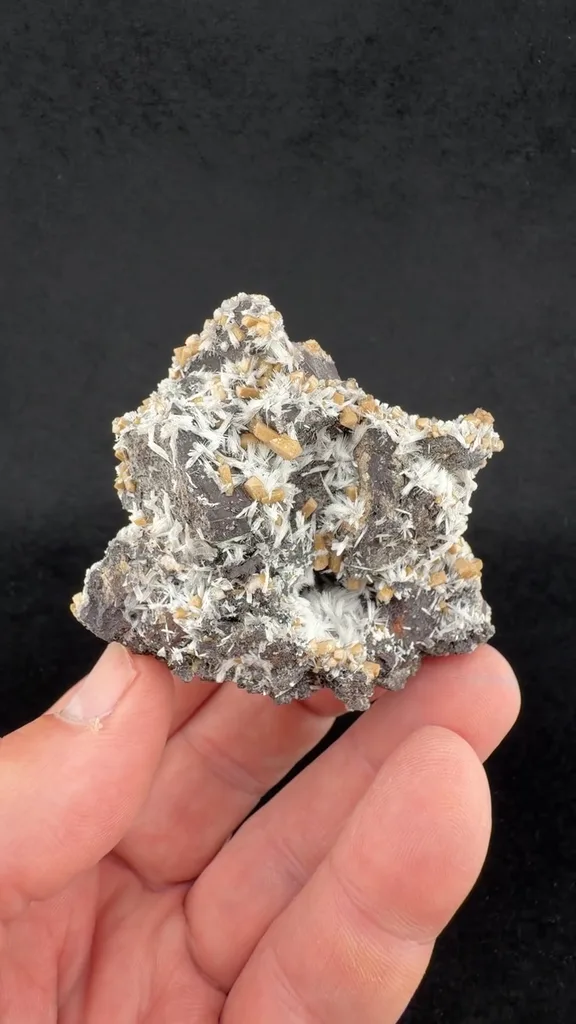 Olmiite from N'Chwaning II Mine, N'Chwaning Mines, Northern Cape, South Africa - image 2