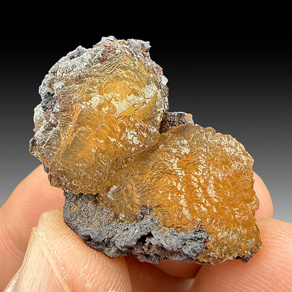 Olmiite from N'Chwaning II Mine, N'Chwaning Mines, Northern Cape, South Africa image