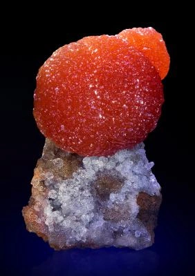 Olmiite from N'Chwaning III Mine, N'Chwaning Mines, Northern Cape, South Africa image