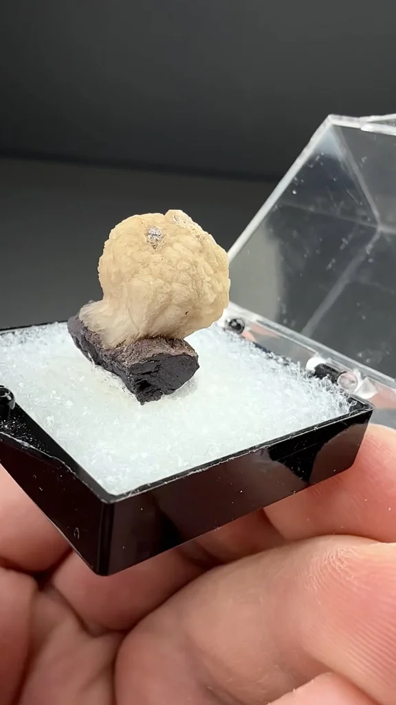 Olmiite from N'Chwaning Mines, Northern Cape, South Africa - image 2