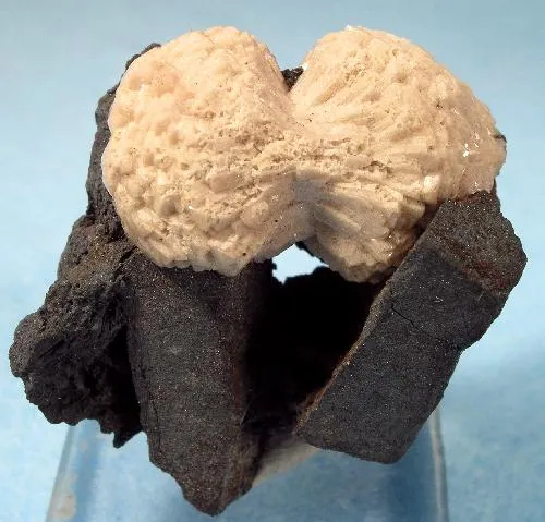 Olmiite, Manganite image