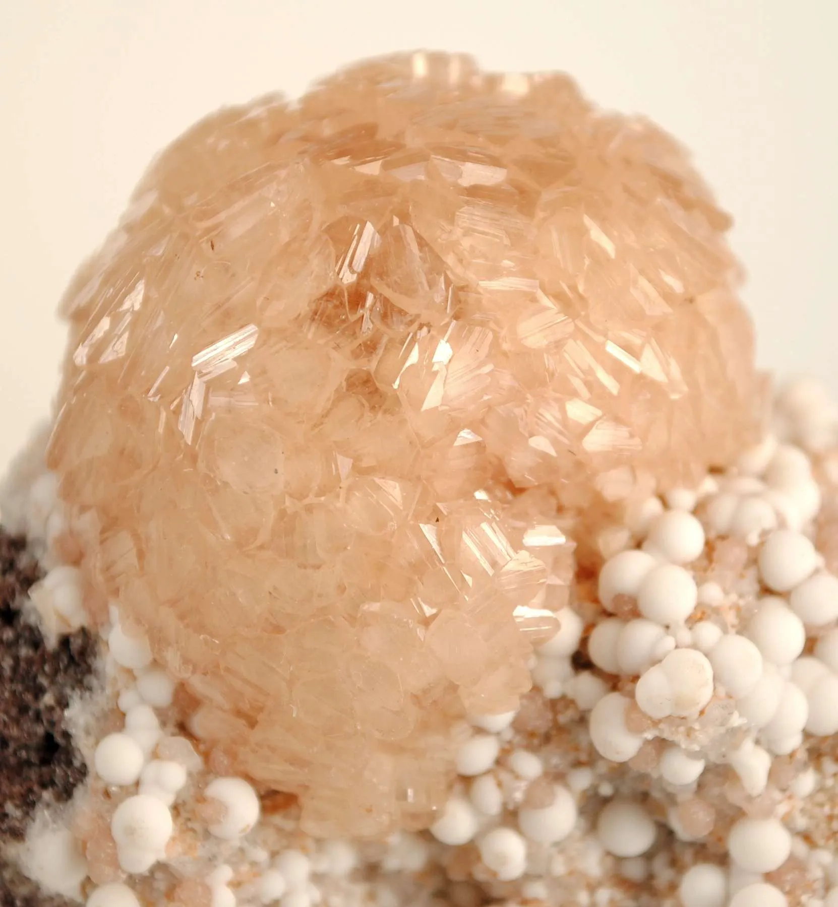 Olmiite With Bultfonteinite - image 2