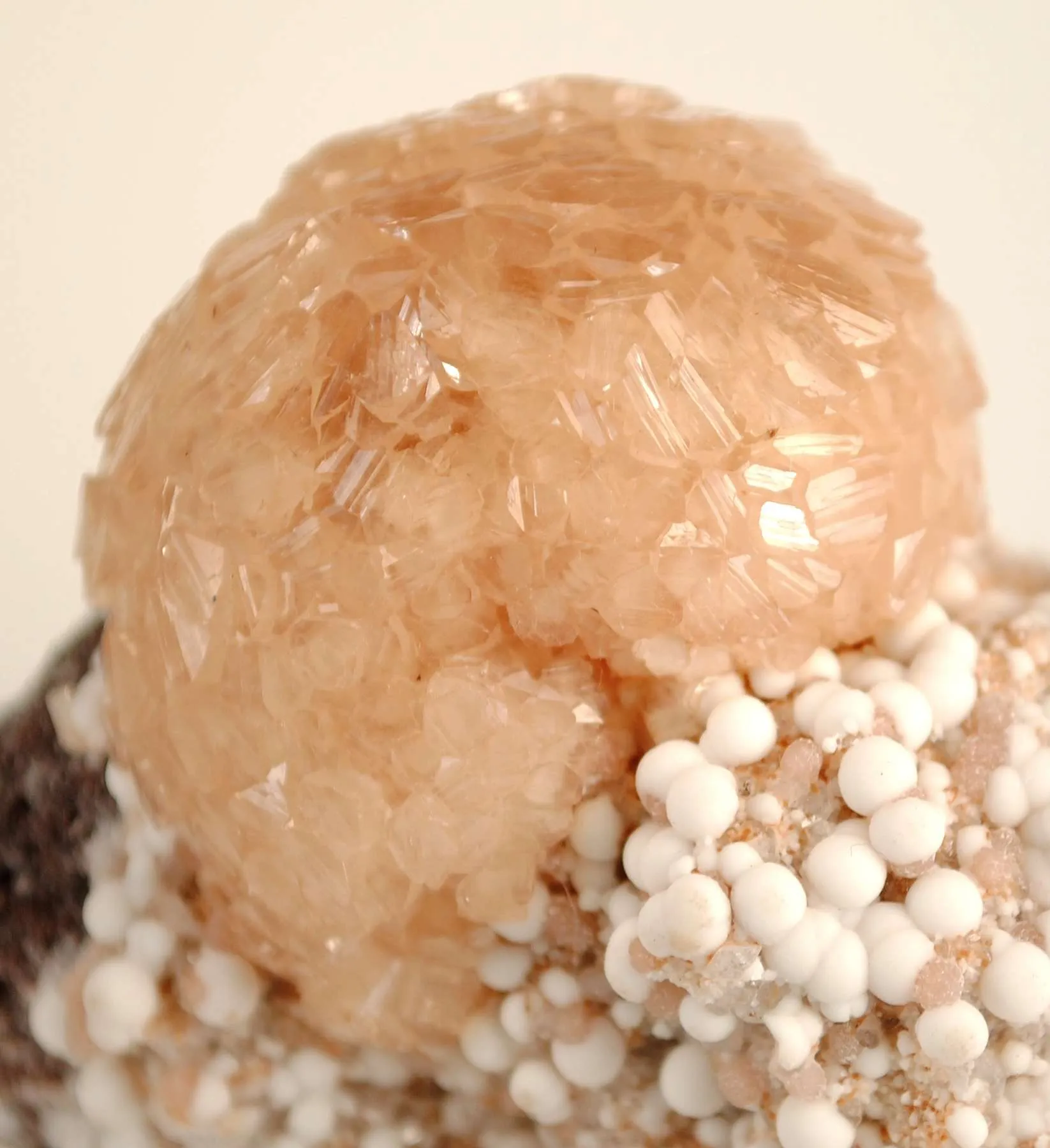 Olmiite With Bultfonteinite - image 3