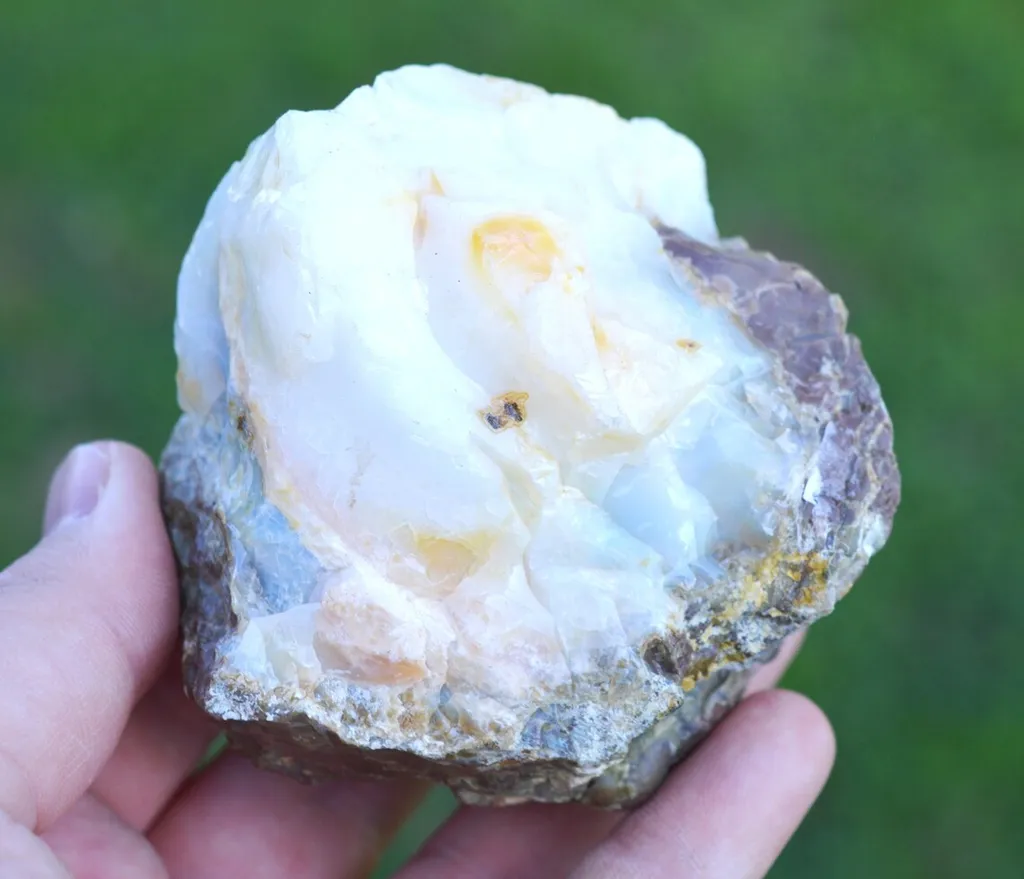 Opal 473 grams - Opal Butte, Morrow Co., Oregon, USA image