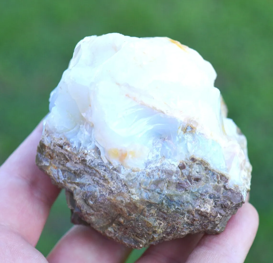 Opal 473 grams - Opal Butte, Morrow Co., Oregon, USA - image 2