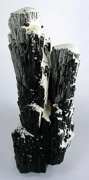 Opal (Var: Opal-An), Schorl image